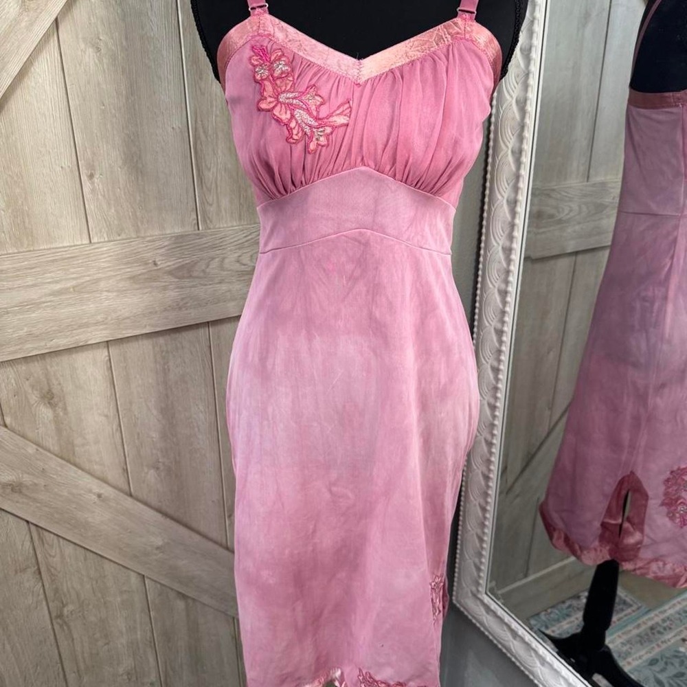VTG Carillon Pink Embroidered Slip Dress 🎀